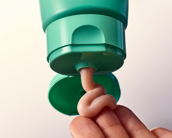Skinfix 2% BHA Cleanser Action Image