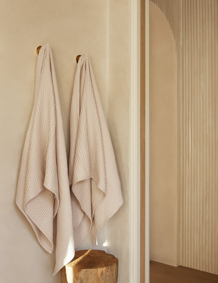 #color::sand #style::bath-towel