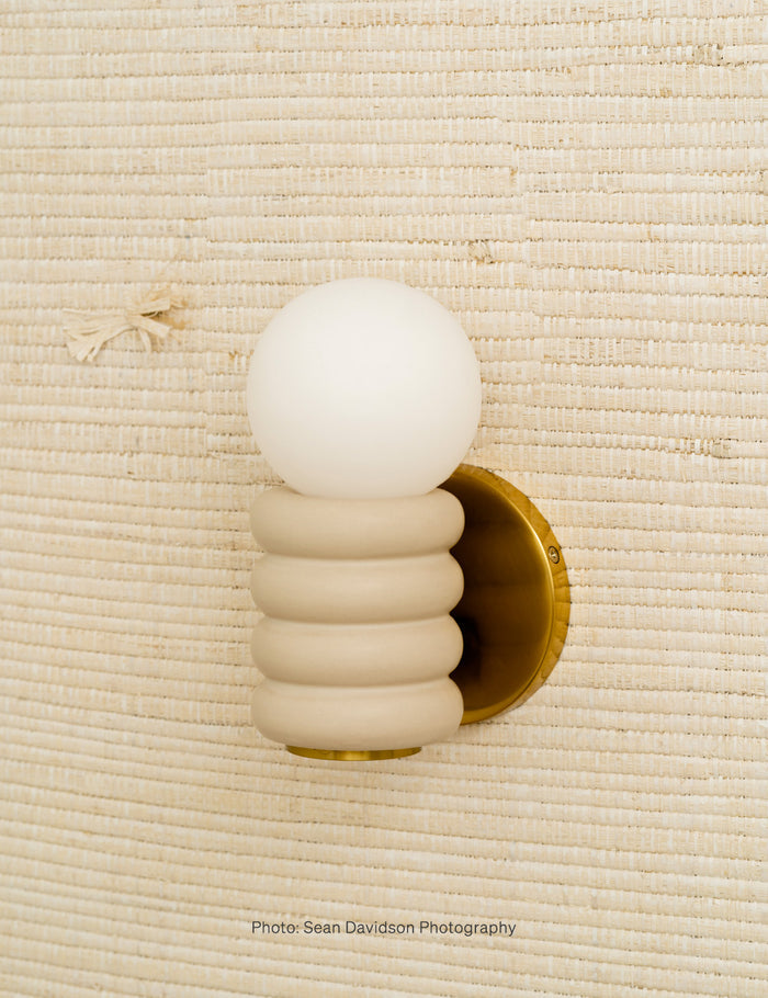 #color::ivory #size::1-light