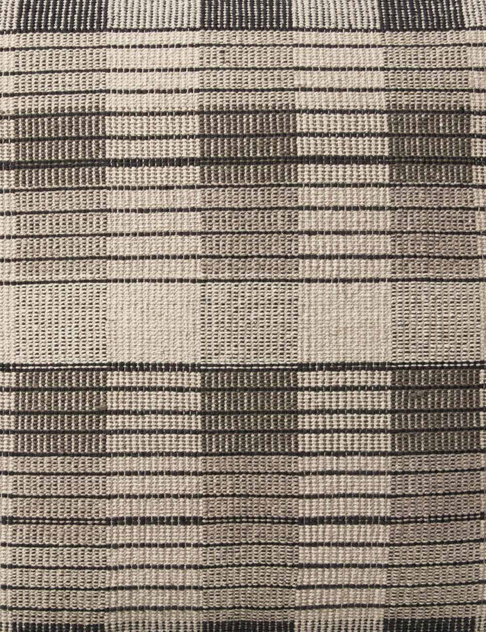 #color::ivory-and-black #fill:down #fill:polyester