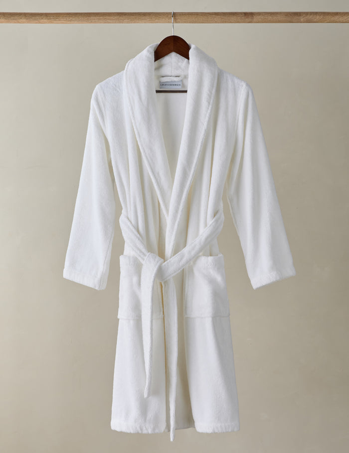 #color::white #size::small #size::medium #size::large