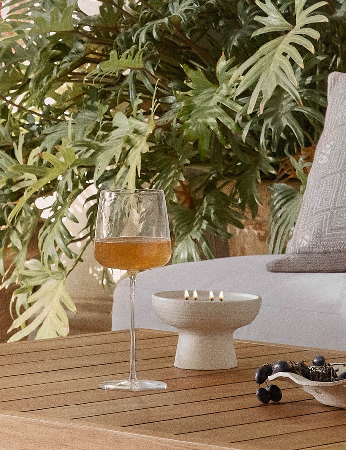 #color::blanc #style::medium