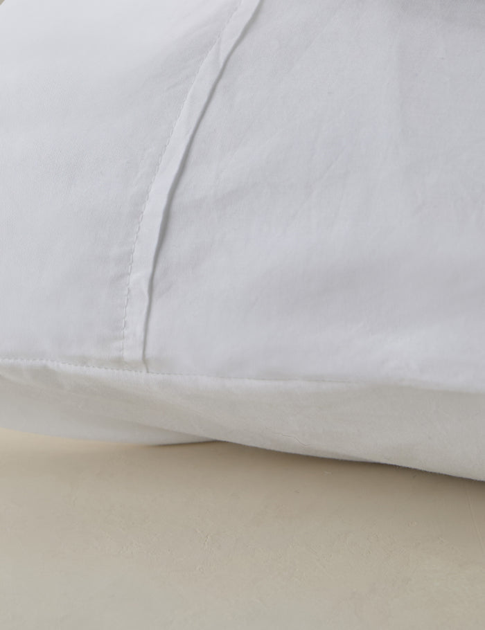 #color::white #size::standard #size::king