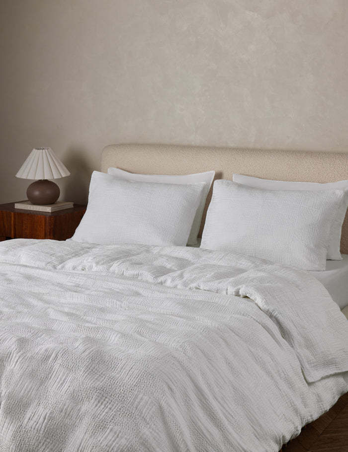 #color::white #size::full-queen #size::king-cal-king #type::duvet-cover #type::duvet-set