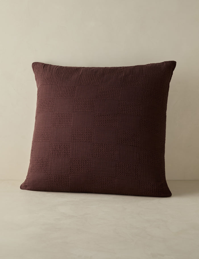 #color::merlot #size::euro