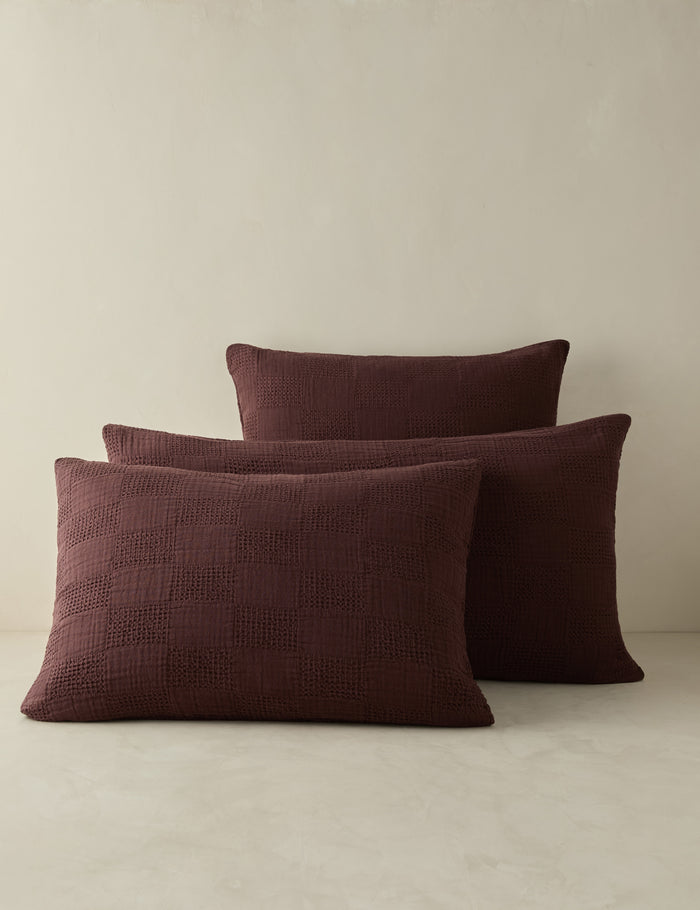 #color::merlot #size::standard #size::king #size::euro