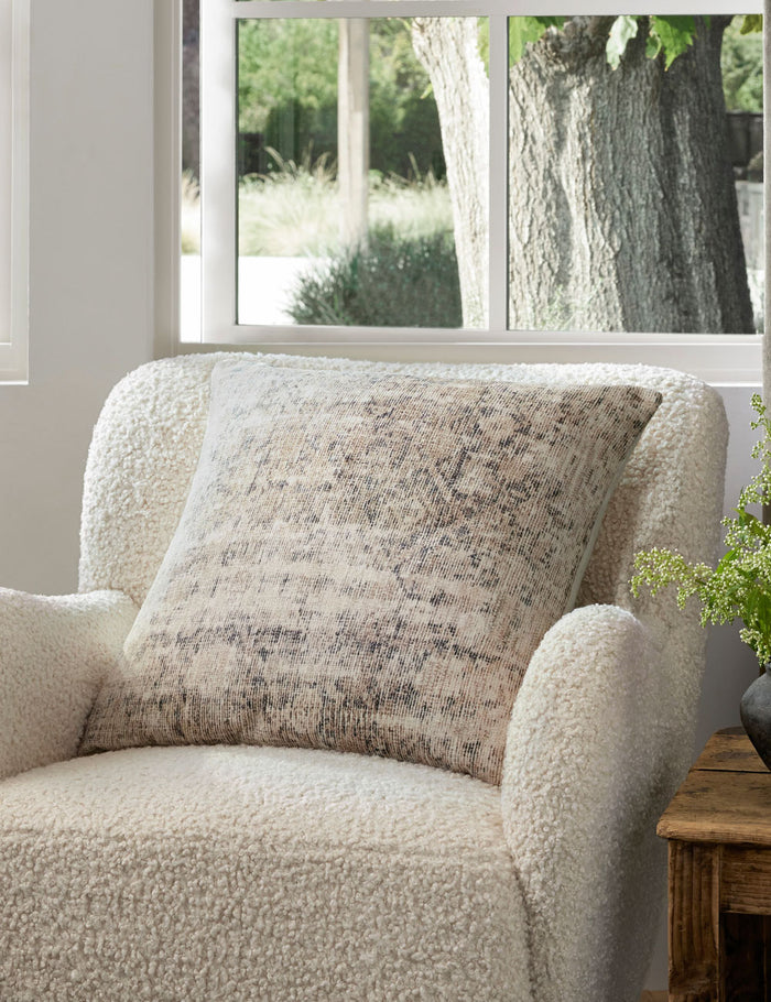 #color::antique-ivory-and-graphite #fill::down #fill::polyester