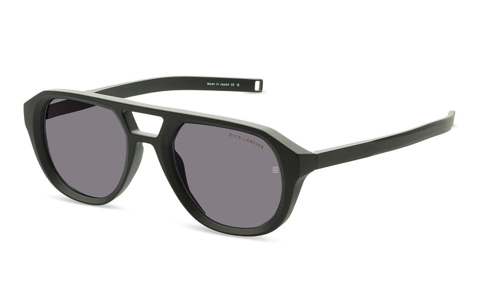 #color_matte black