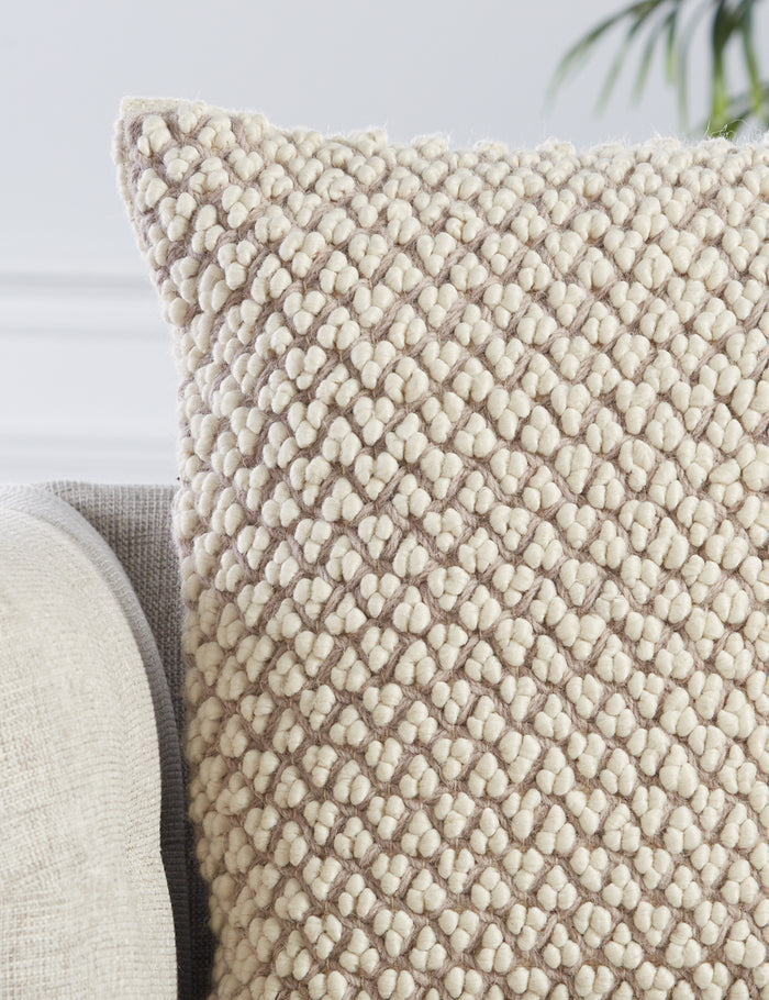 #color::taupe-and-ivory #insert::down insert::polyester