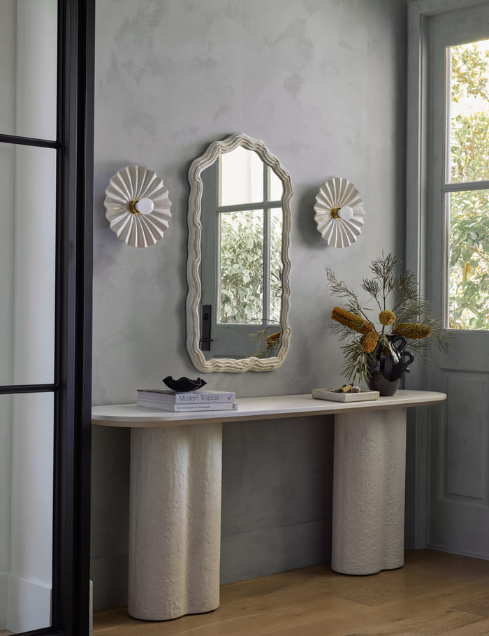#color::white-and-brass #size::11.75-w