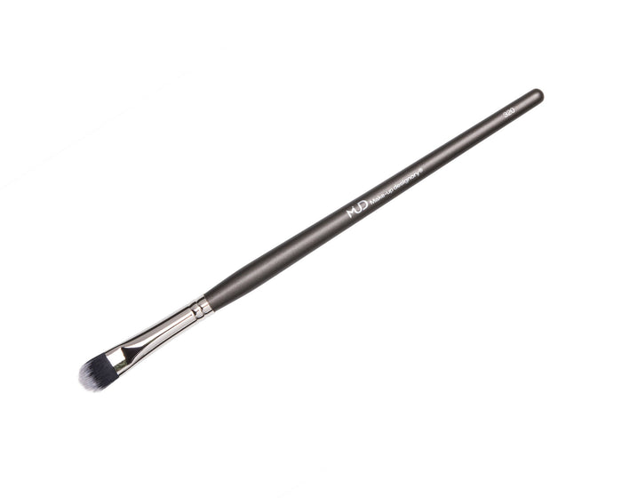 MUD Brushes, #320 Oval Shadow