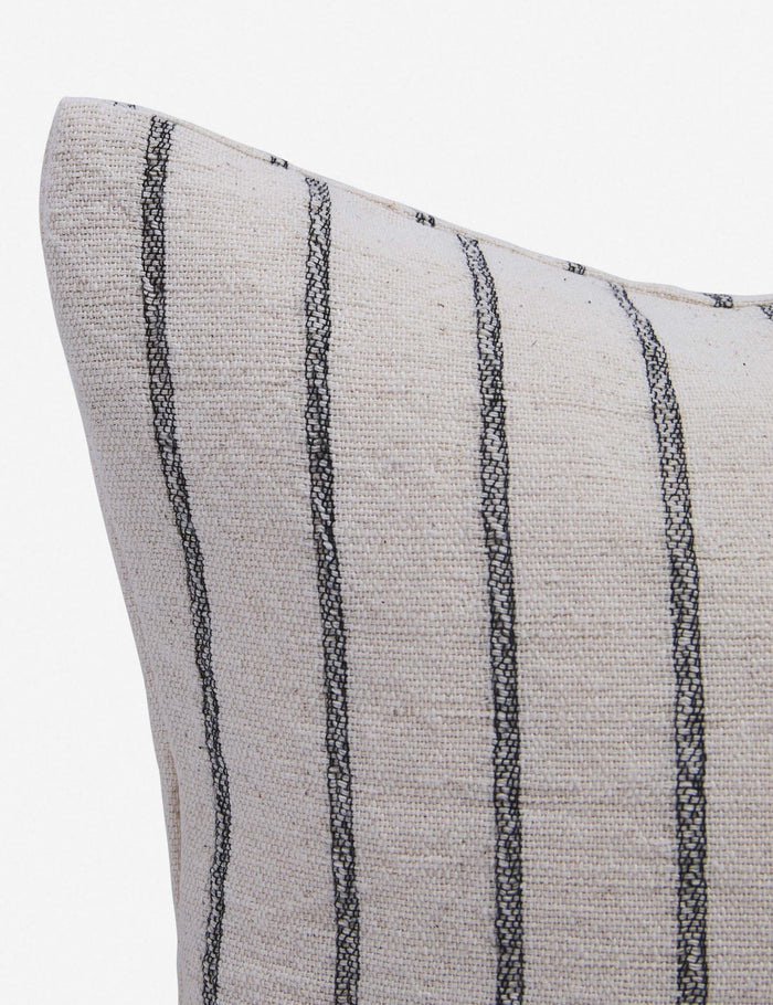 #color::black #size::long-lumbar