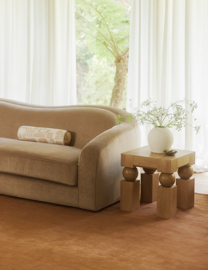 #color::taupe-and-ivory