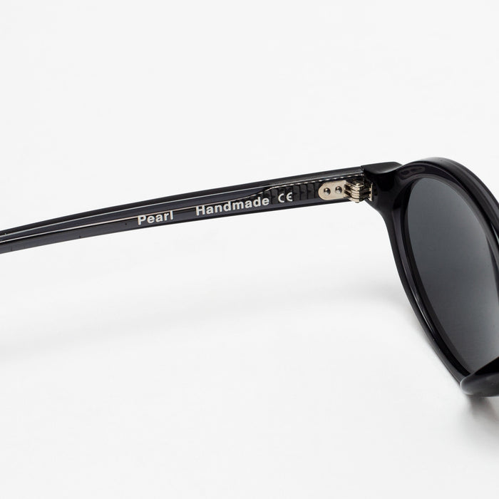 Pearl Dark Transparent Grey