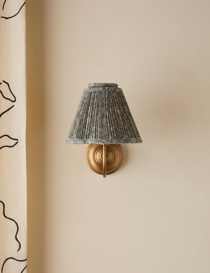 #color::Fransen-and-Antique-Brass