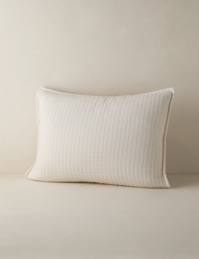 #color::white #size::standard