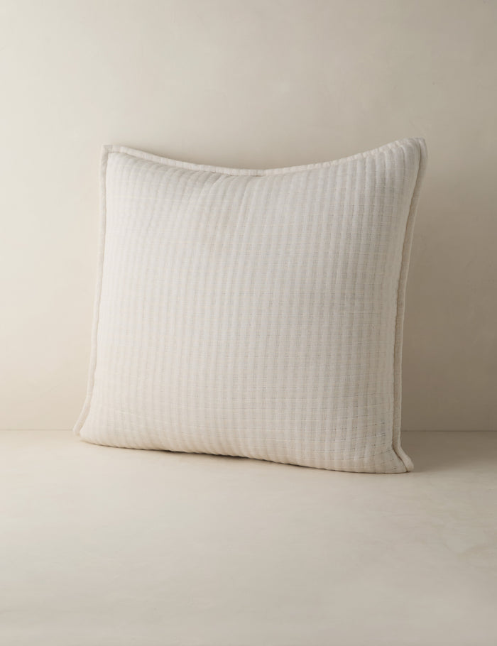 #color::white #size::euro