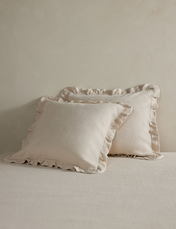 #color::ivory #size::euro | Vekki relaxed cotton euro sham set
