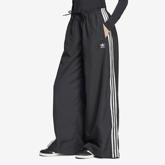 Wmns Adilenium Season 3 Oversized Track Pant