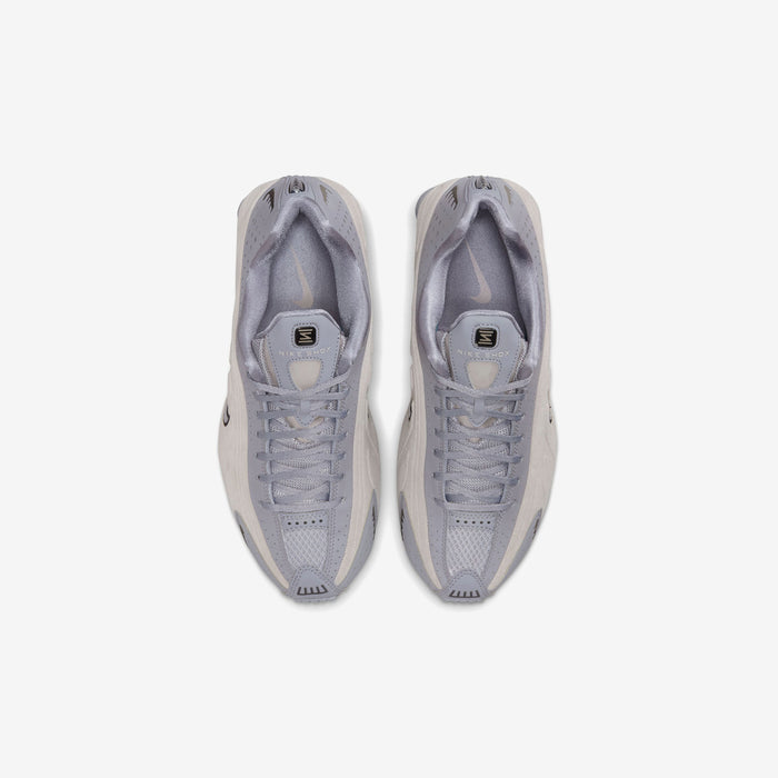 Wmns Shox R4