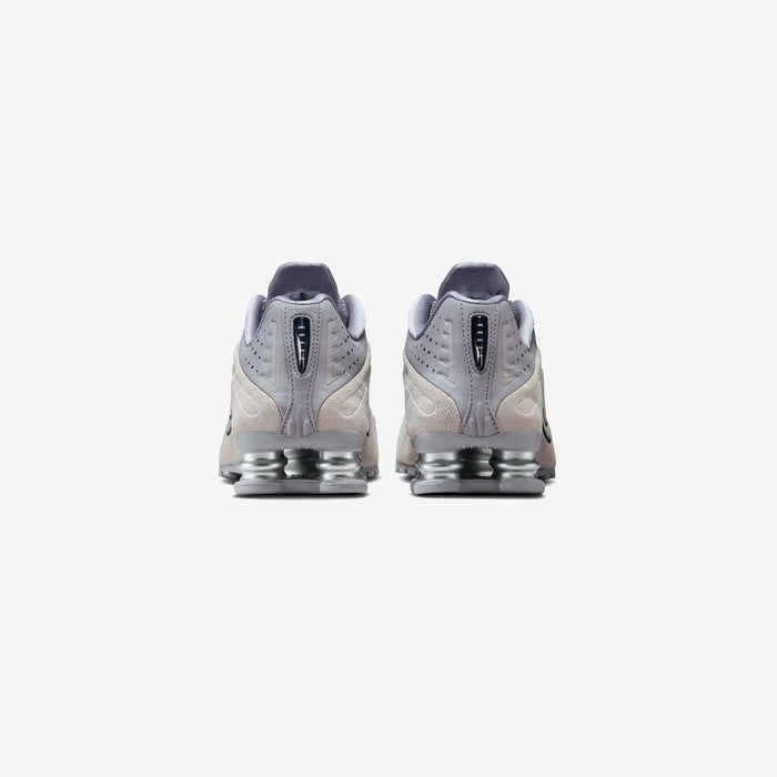 Wmns Shox R4